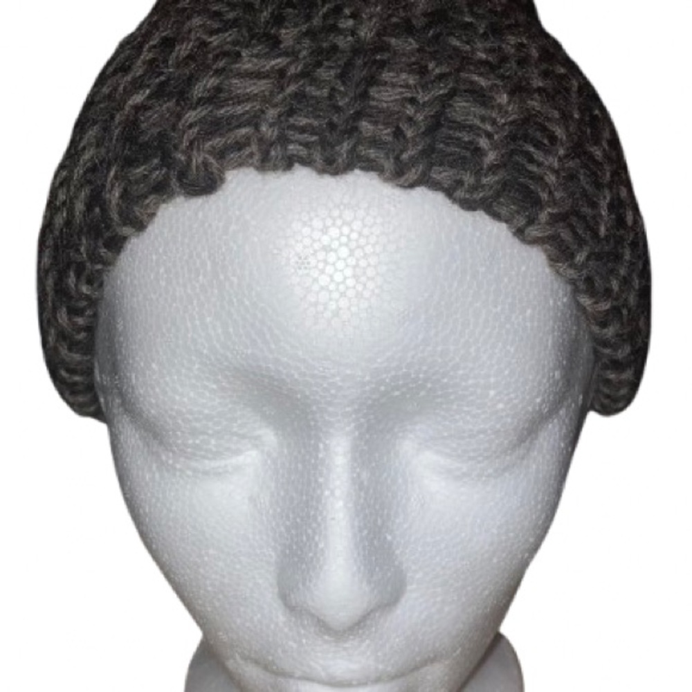 Handmade chunky knit beanie - gray & black for men